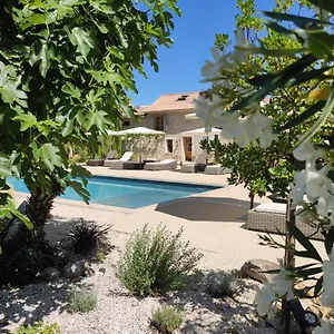 les-champs-de-provence.hotels-rhonealpes.com/